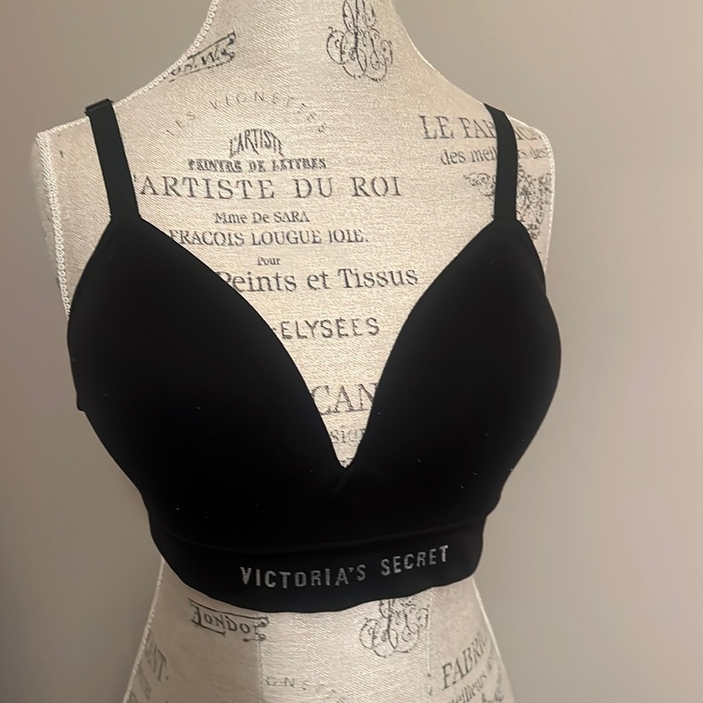 Victoria’s Secret plunge bra